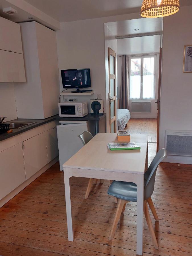 Les Belles Terrasses Dieppe ,3 Appartements , Le Vegetal De 1 A 8 Personnes , Le Tropical De 1 A 6 Personnes , Le Floral Avec Terrasse De 1 A 3 Personnes , Quartier Calme Au Stationnement Gratuit A Cote De L'Avenue Verte Buitenkant foto