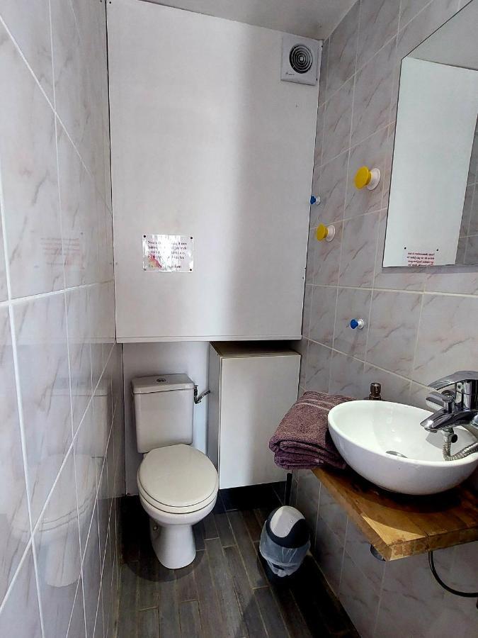 Les Belles Terrasses Dieppe ,3 Appartements , Le Vegetal De 1 A 8 Personnes , Le Tropical De 1 A 6 Personnes , Le Floral Avec Terrasse De 1 A 3 Personnes , Quartier Calme Au Stationnement Gratuit A Cote De L'Avenue Verte Buitenkant foto